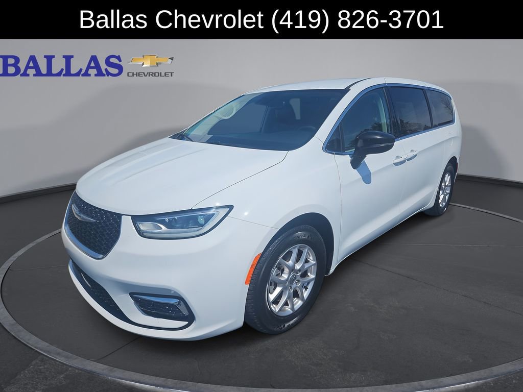 Used 2024 Chrysler Pacifica Touring-L