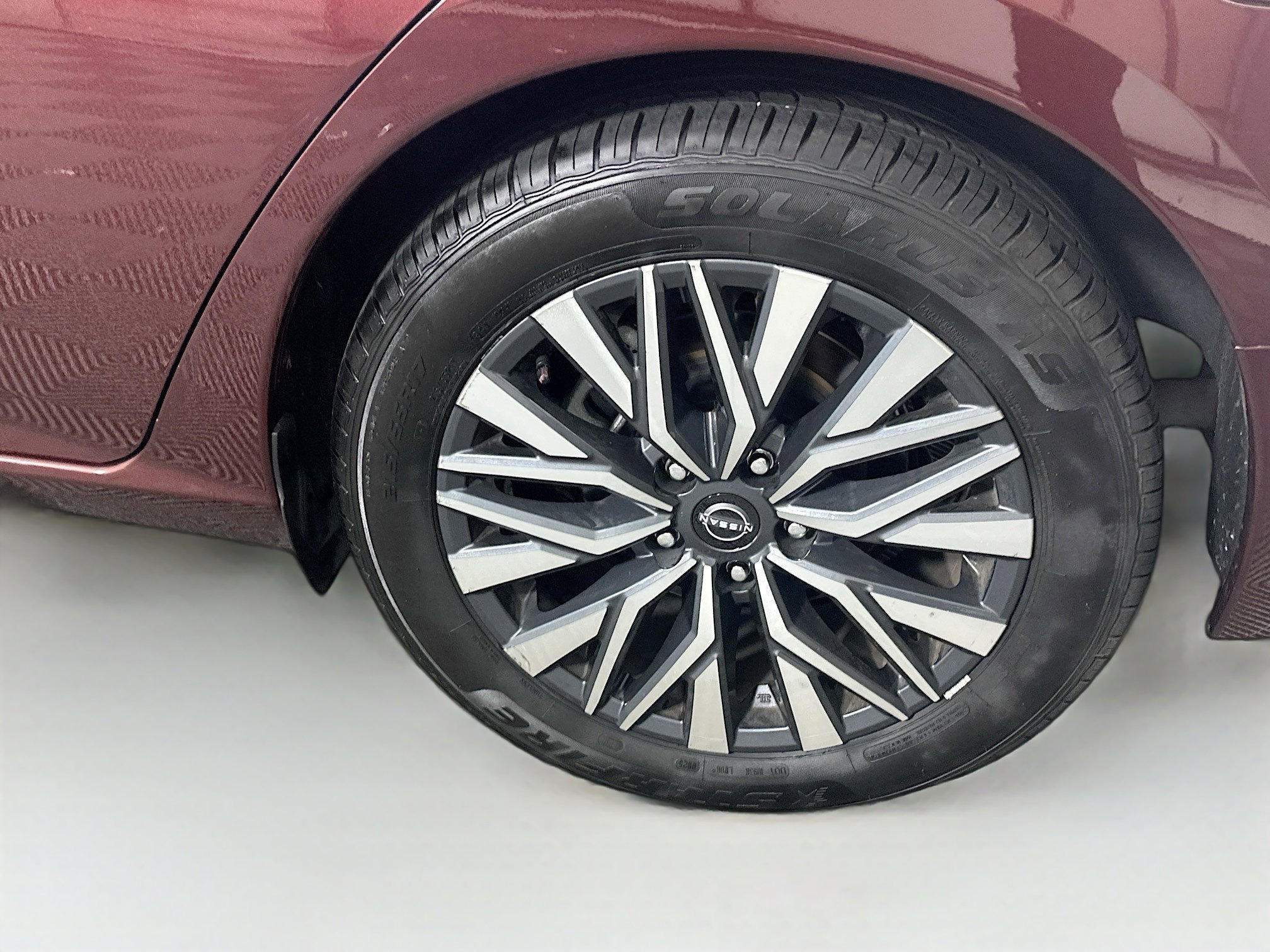 Used 2024 Nissan Altima 2.5 SV image 11