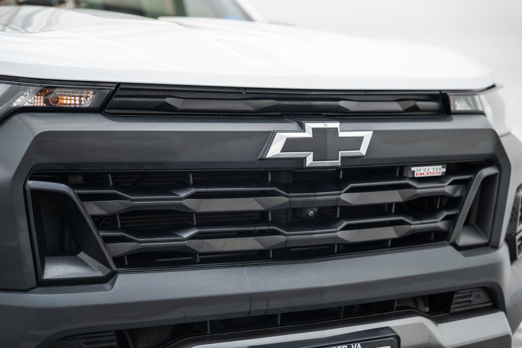 Used 2023 Chevrolet Colorado Trail Boss w/ LPO, Dark Essentials Package AWD/4WD image 11