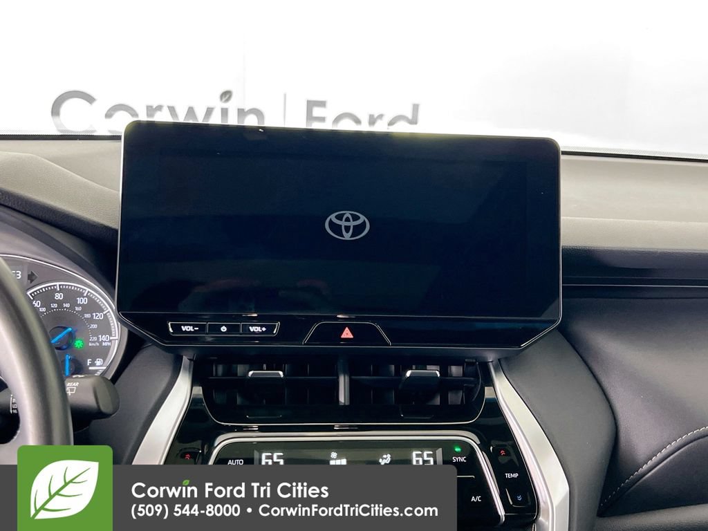Used 2024 Toyota Venza Nightshade AWD/4WD image 22