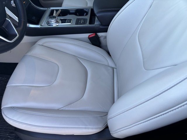 Used 2022 Ford Edge Titanium image 12