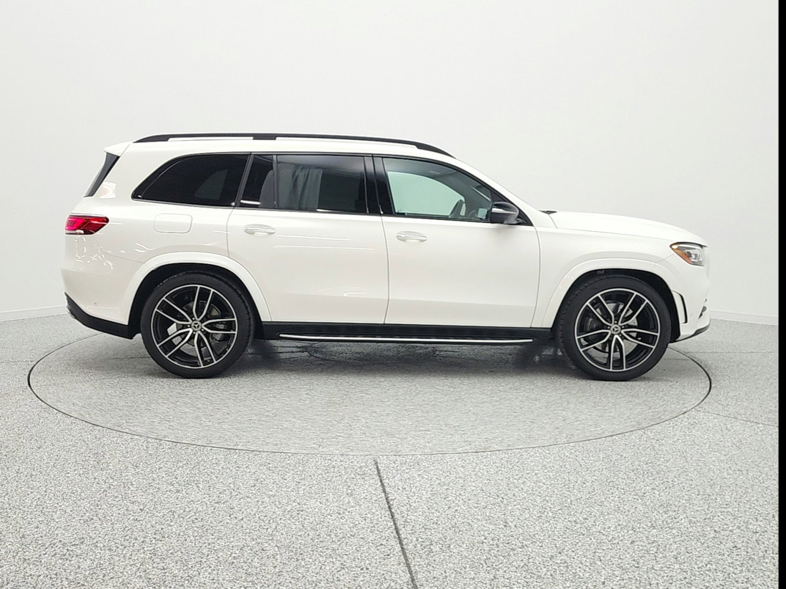 Used 2023 Mercedes-Benz GLS 450 4MATIC image 4