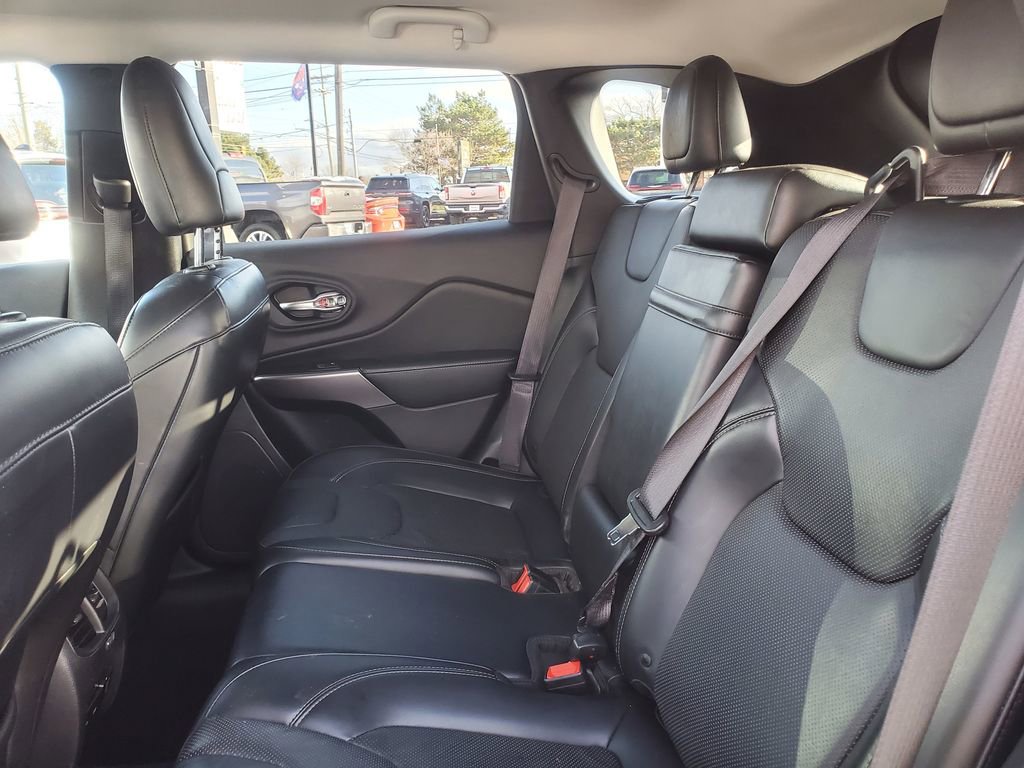 Used 2019 Jeep Cherokee Limited image 33