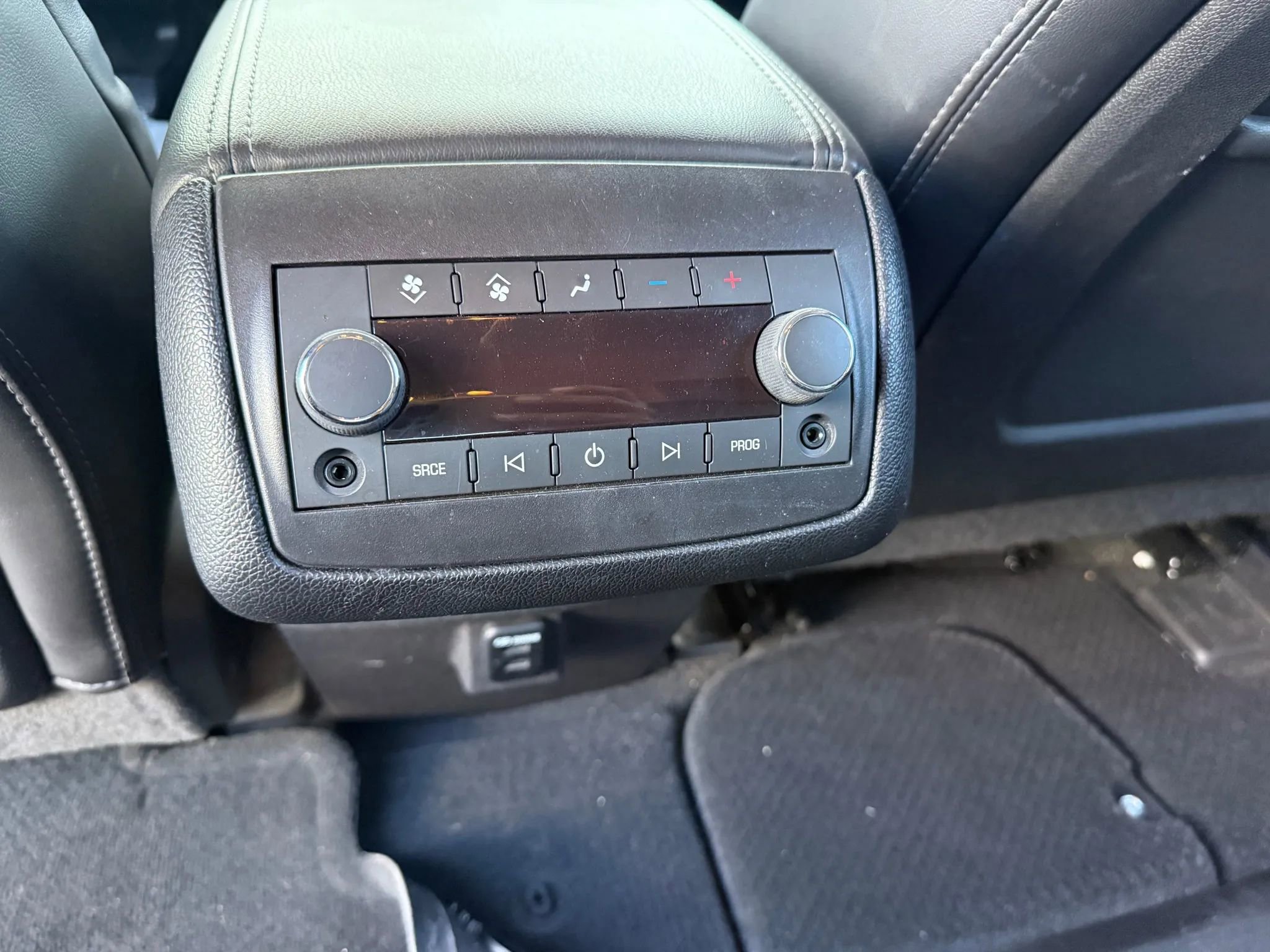 Used 2016 GMC Acadia SLT image 15