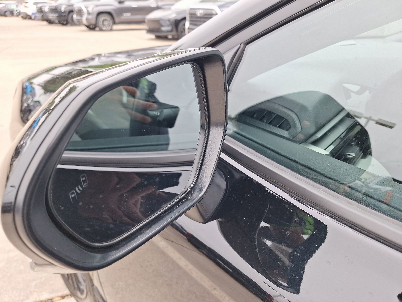 Used 2025 Toyota Camry SE FWD image 14