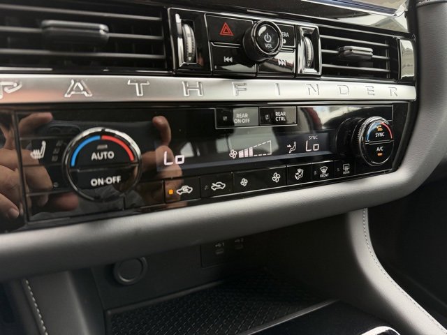 New 2026 Nissan Pathfinder S image 21