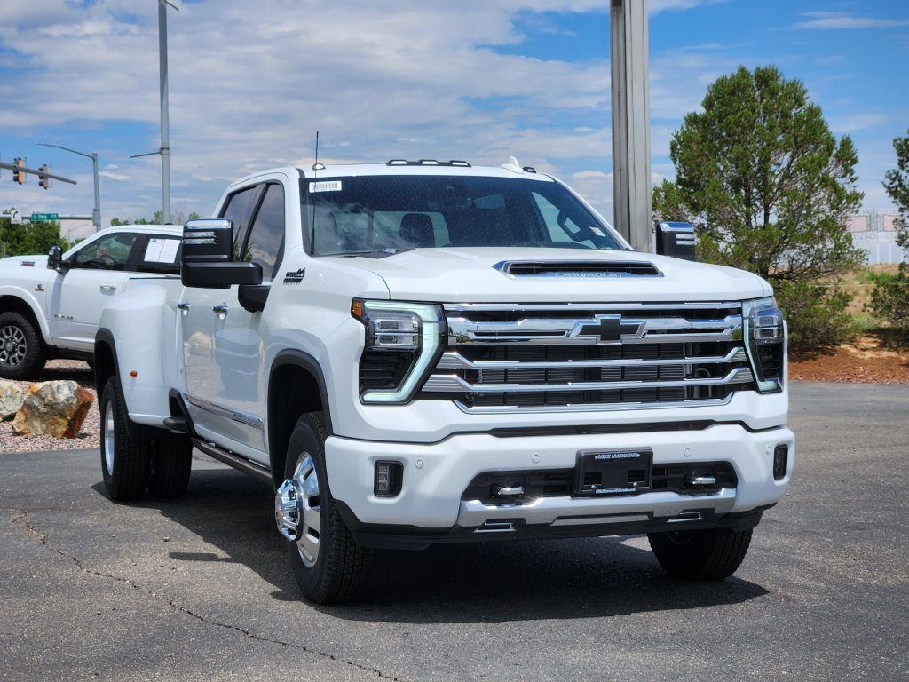 New 2026 Chevrolet Silverado 3500 High Country w/ High Country Premium Package AWD/4WD image 4