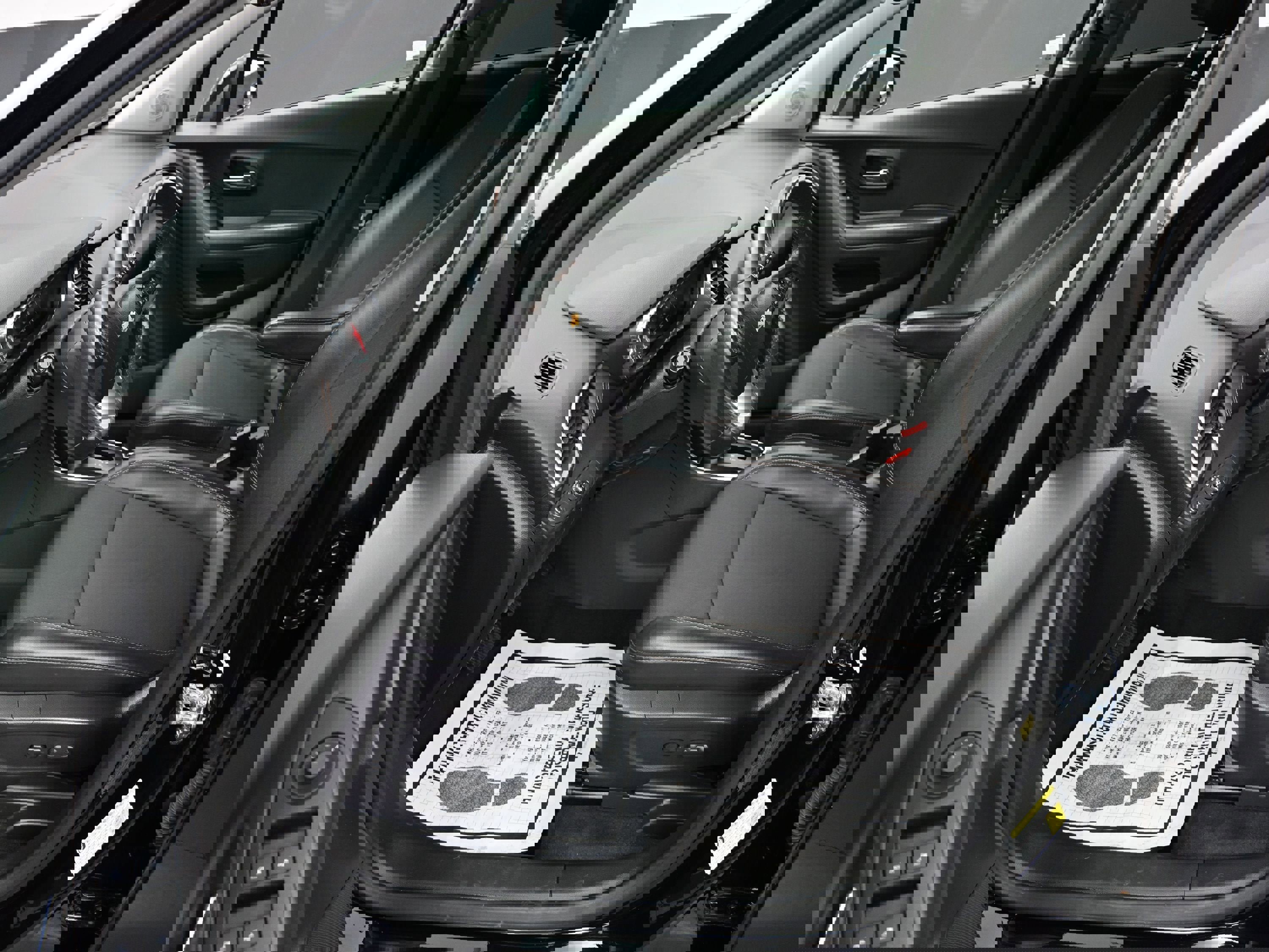 Used 2022 Chevrolet Trax LT w/ Midnight Edition image 24