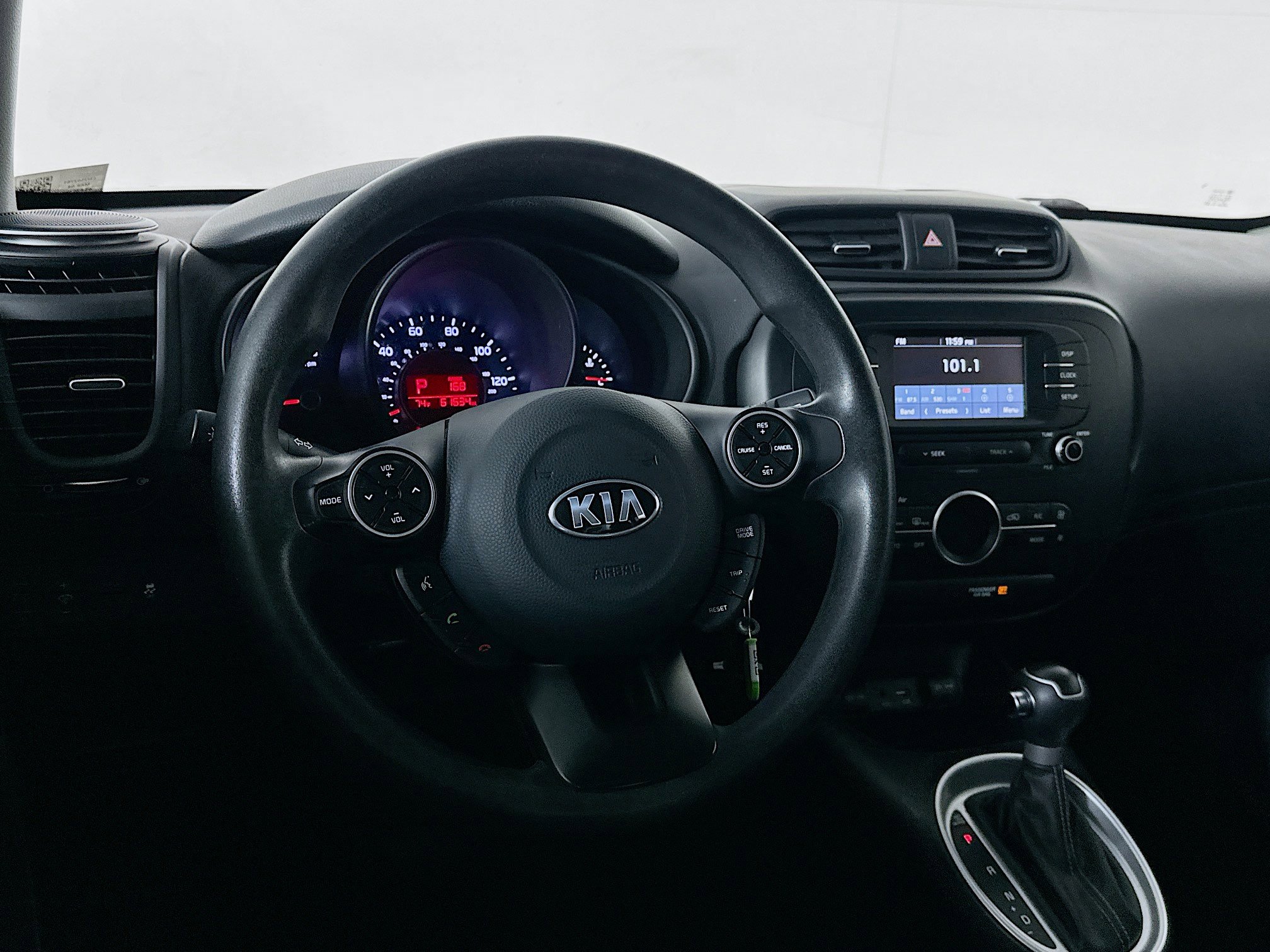 Used 2017 Kia Soul + image 18