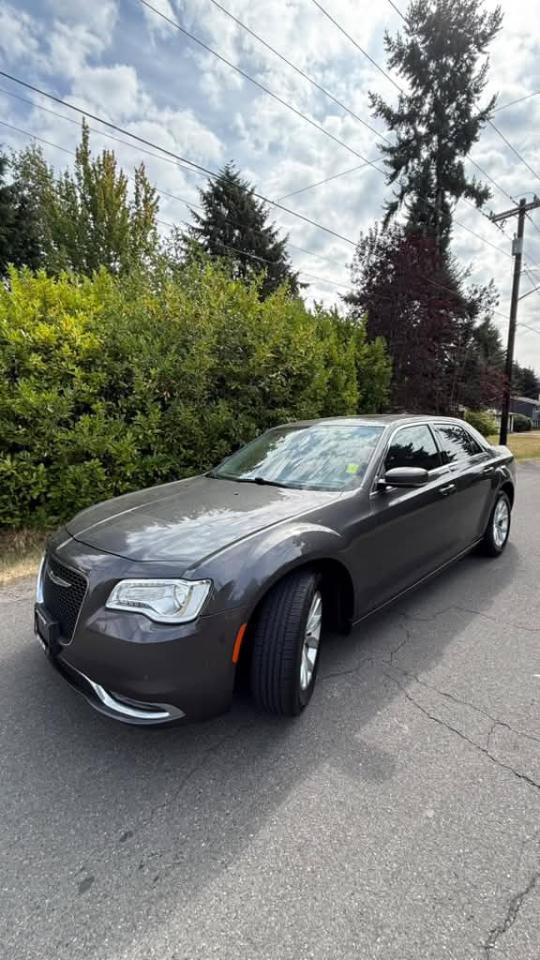 Used 2016 Chrysler 300 Limited RWD image 21