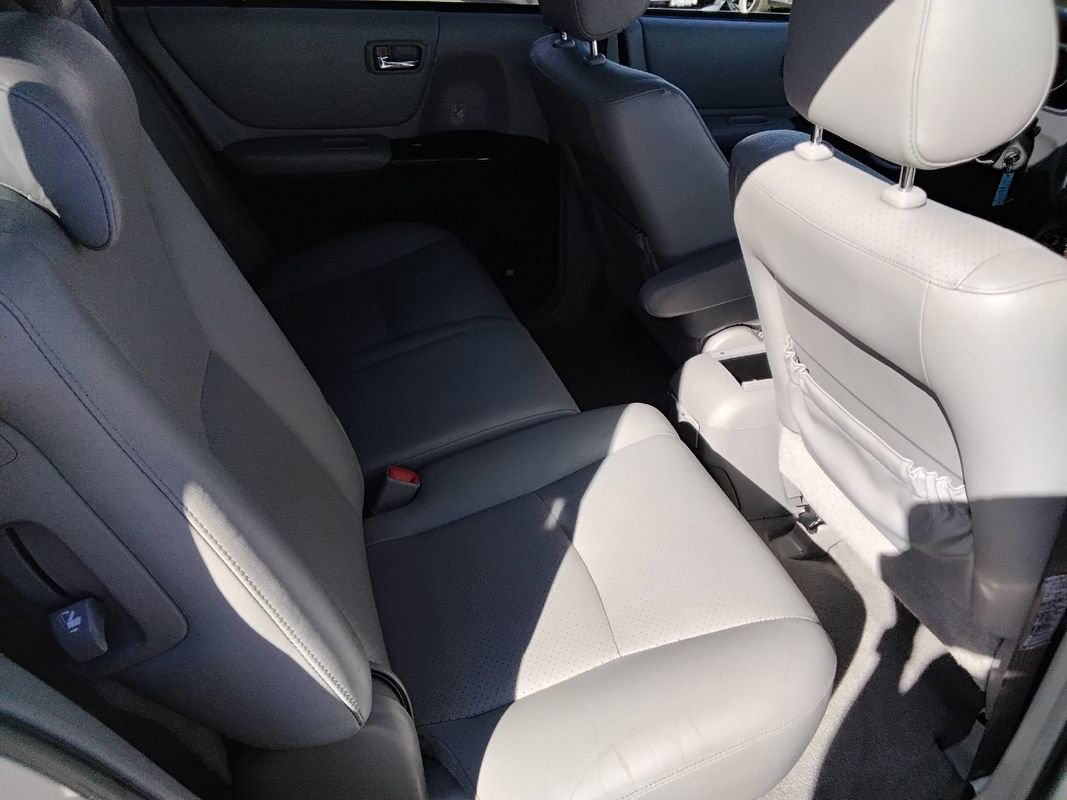 Used 2004 Toyota Highlander Limited image 18