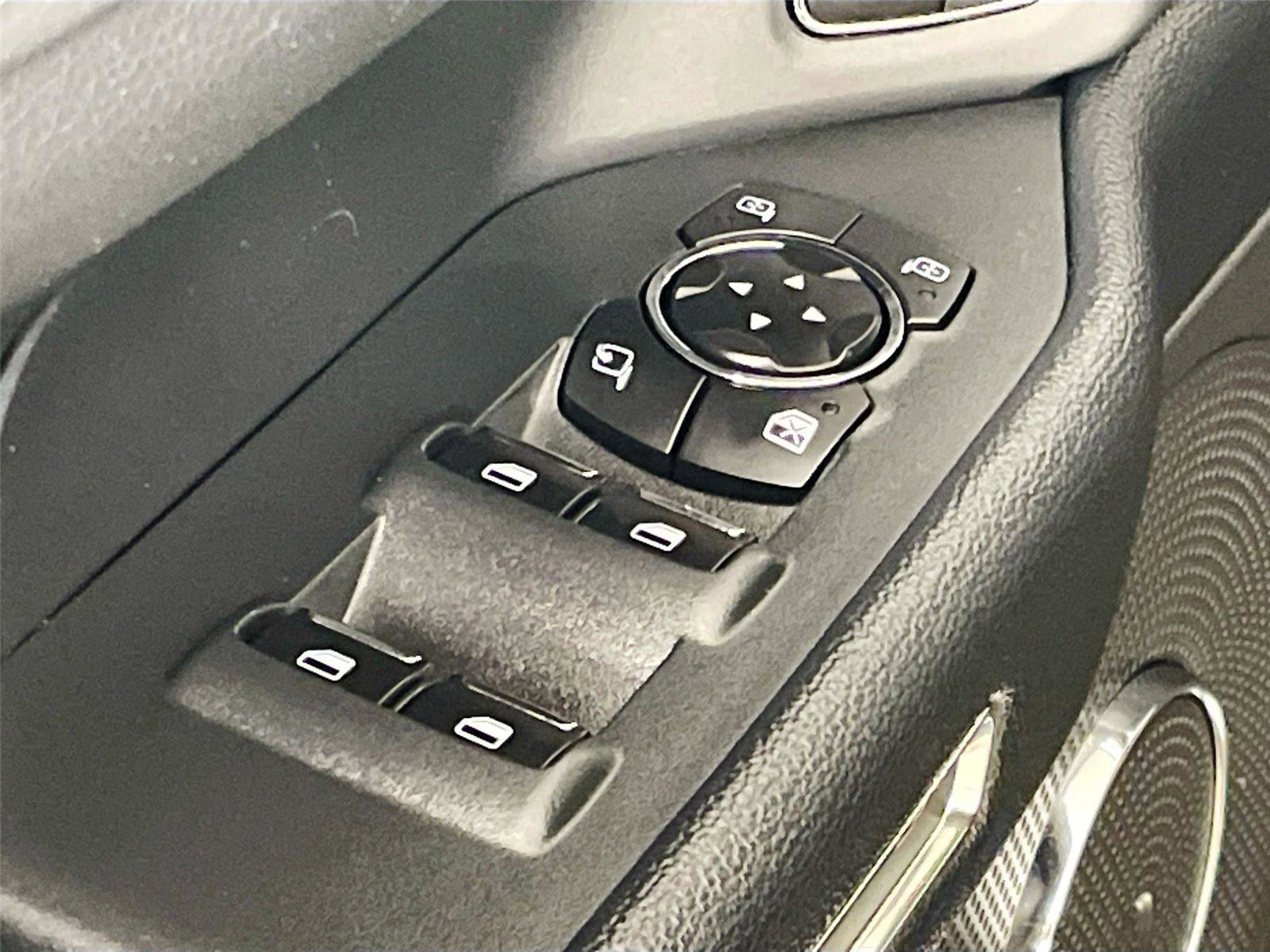 Used 2024 Ford Expedition XLT image 18