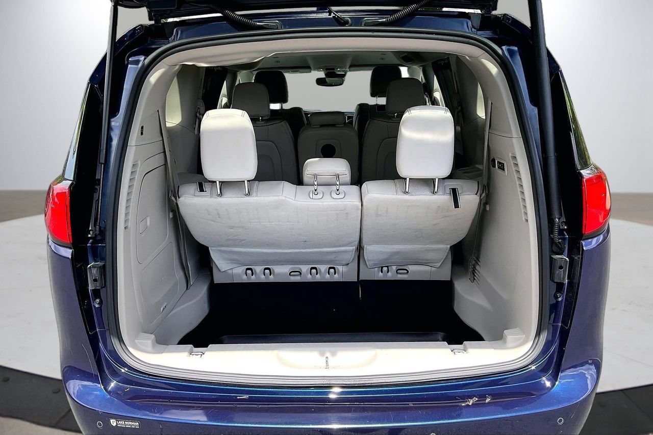 Certified 2018 Chrysler Pacifica Limited w/ Advanced Safetytec Group FWD image 27