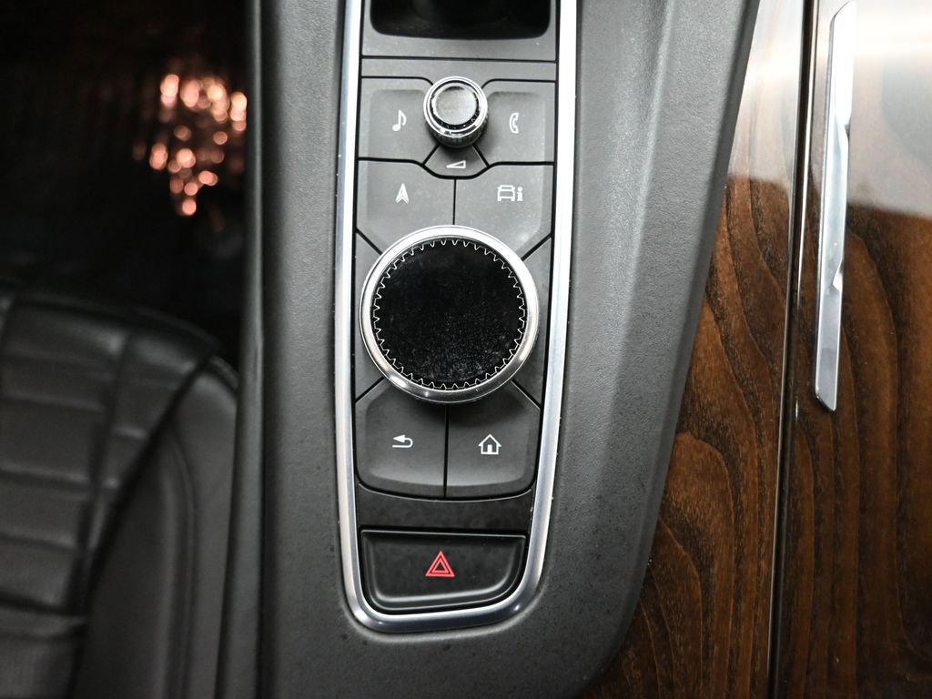 Used 2021 Cadillac Escalade ESV Premium Luxury Platinum image 33