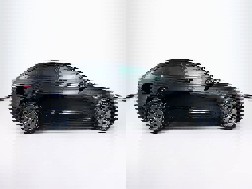 Used 2023 Tesla Model 3 Standard Range image 25