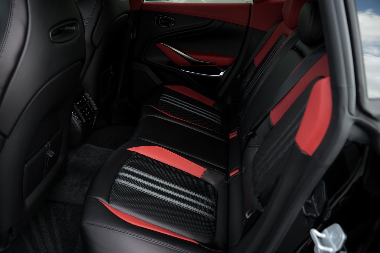 New 2026 Aston Martin DBX 707 image 32