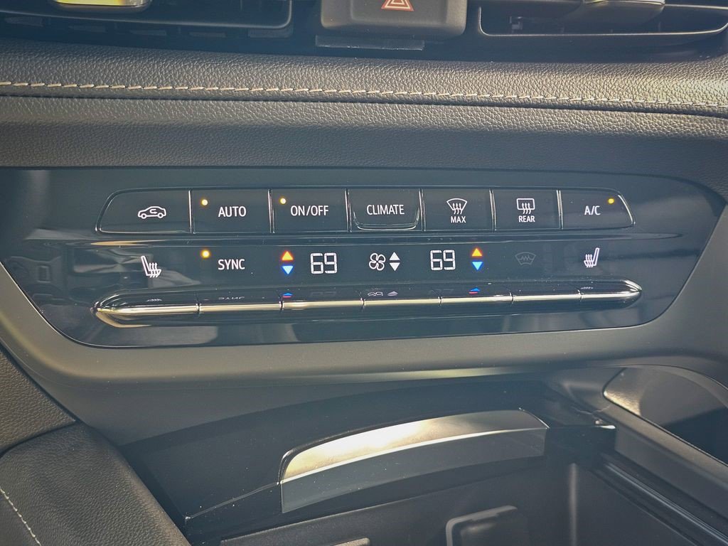 Certified 2023 Buick Envision Essence AWD/4WD image 22