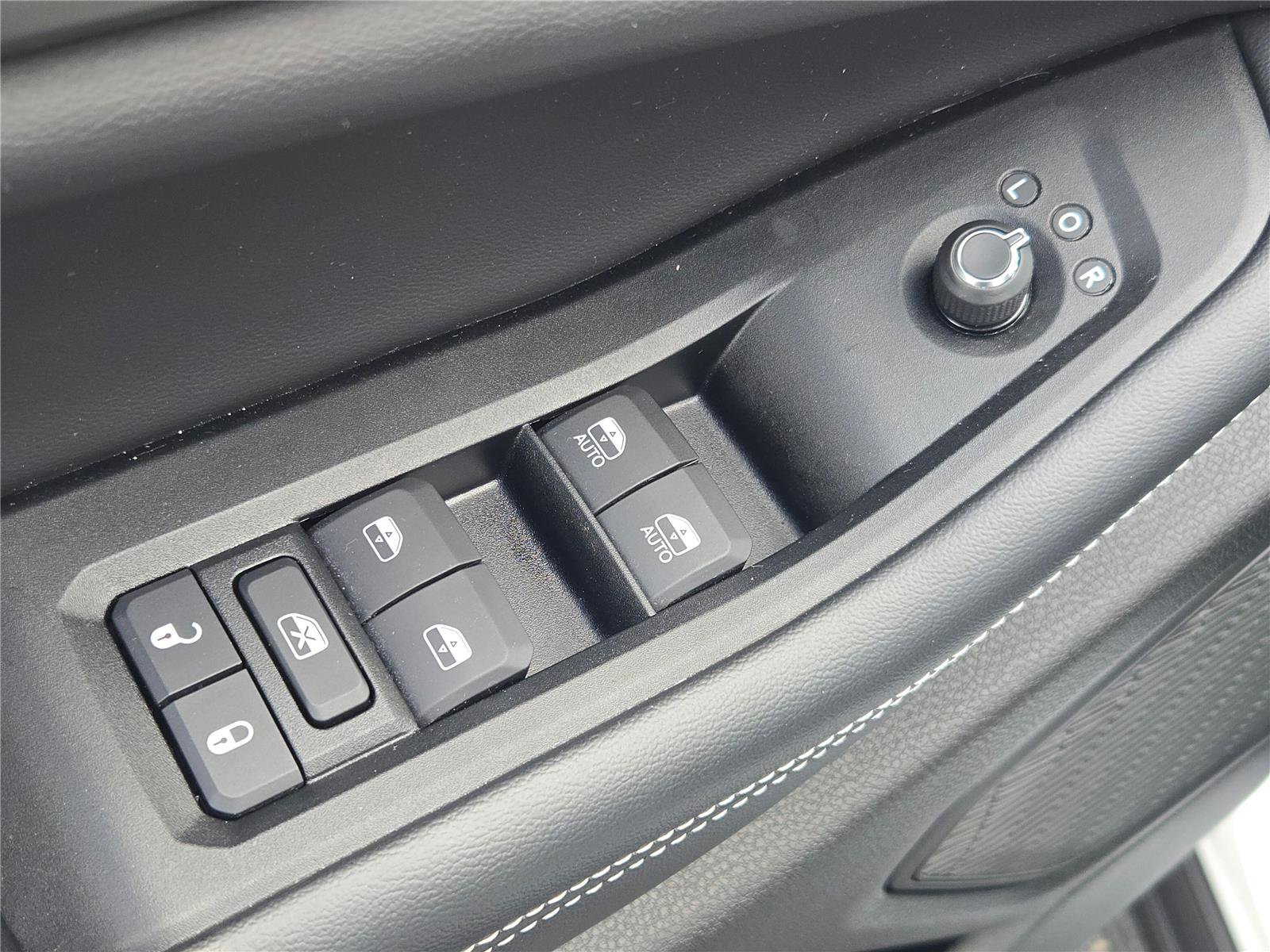 Certified 2024 Jeep Grand Cherokee Laredo X image 26