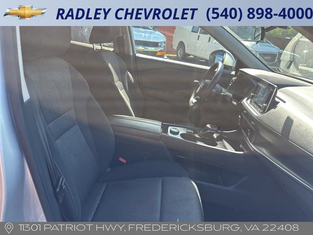 Used 2024 Nissan Rogue SV AWD/4WD image 8