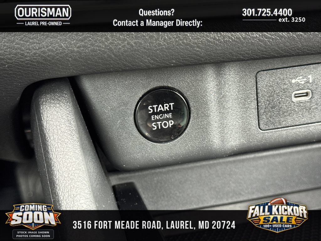Used 2025 Nissan Rogue SV AWD/4WD image 24