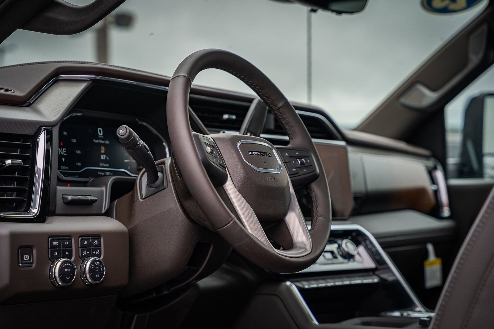 Used 2025 GMC Sierra 3500 Denali w/ Denali Reserve Package image 33