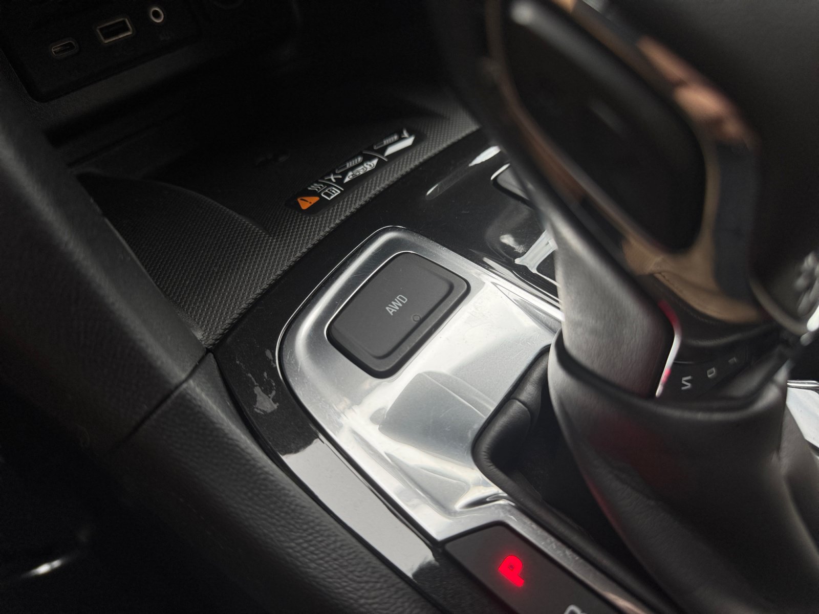 Used 2022 Chevrolet Equinox Premier AWD/4WD image 23