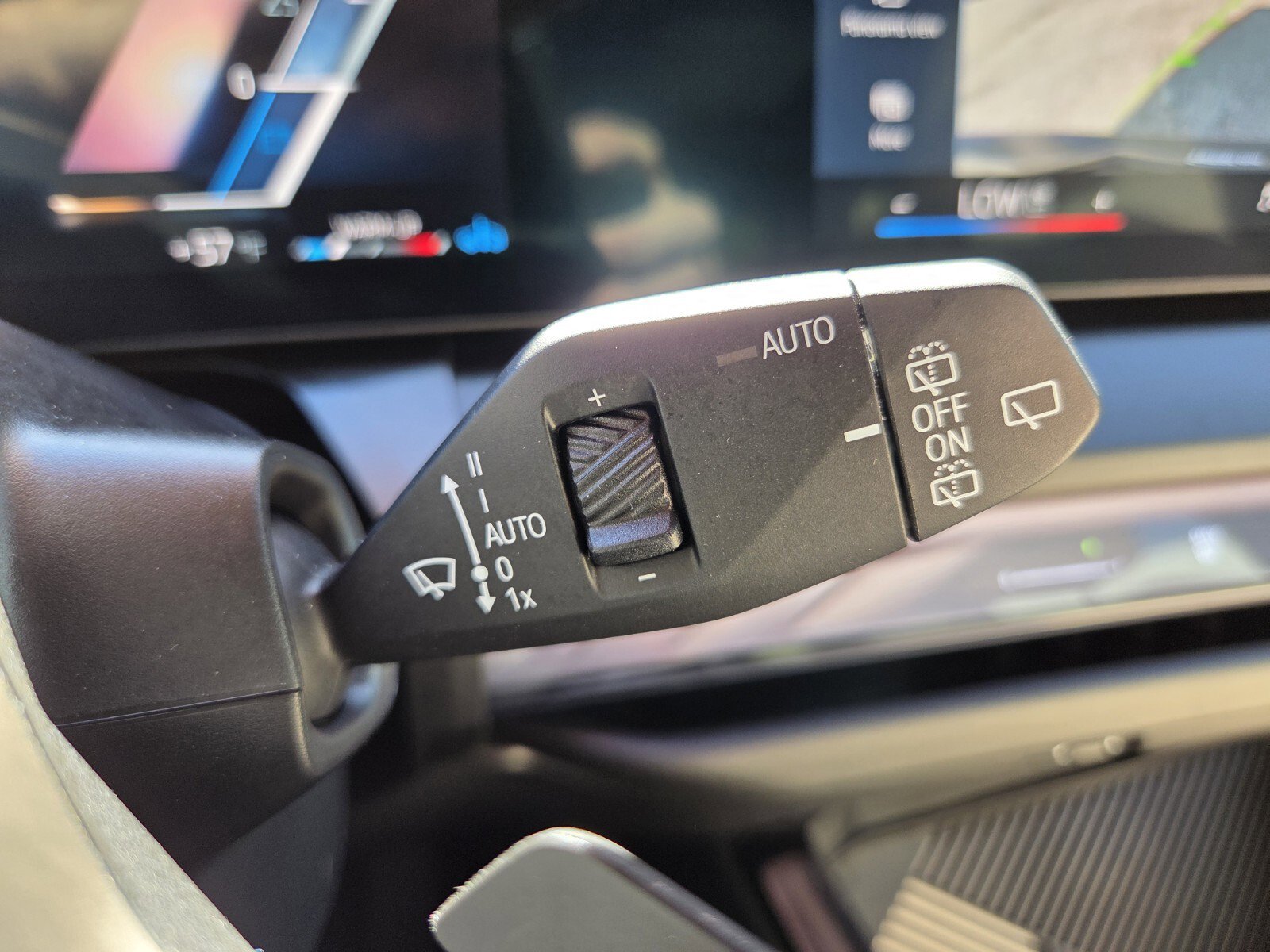 Certified 2025 BMW X3 xDrive30i w/ Premium Package image 28