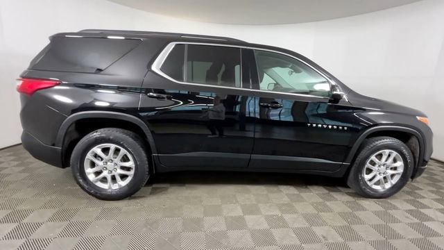 Used 2020 Chevrolet Traverse LT w/ Driver Confidence II Package AWD/4WD image 3