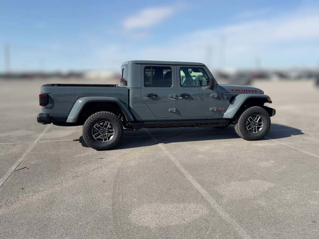 New 2026 Jeep Gladiator Mojave image 14