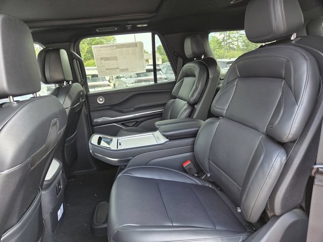 New 2026 Lincoln Navigator Reserve w/ Jet Appearance Package AWD/4WD image 16