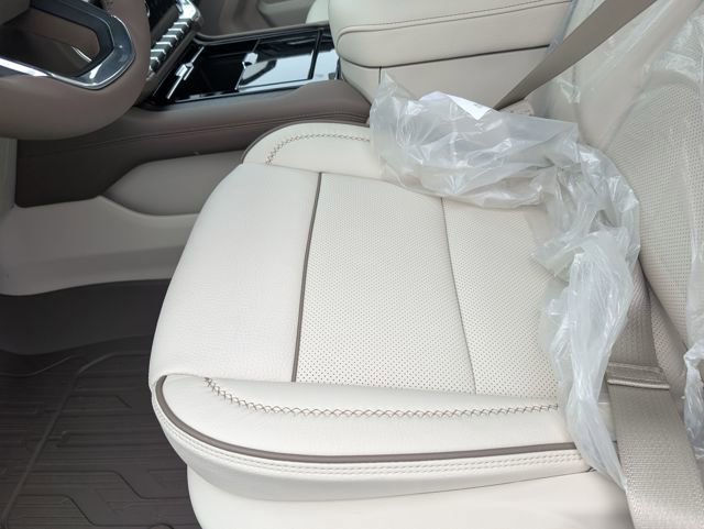 New 2026 GMC Yukon XL Denali w/ Denali Reserve Package image 21