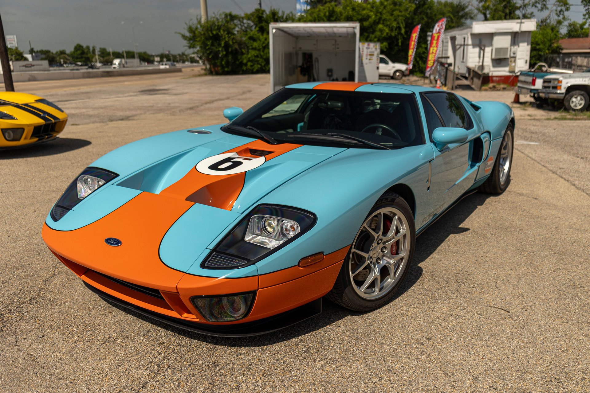 Used 2006 Ford GT RWD image 1