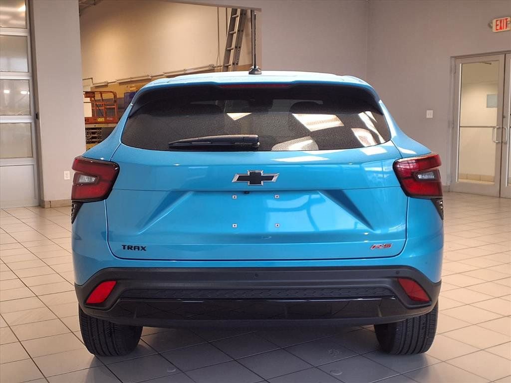 Used 2025 Chevrolet Trax RS w/ Driver Confidence Package image 5