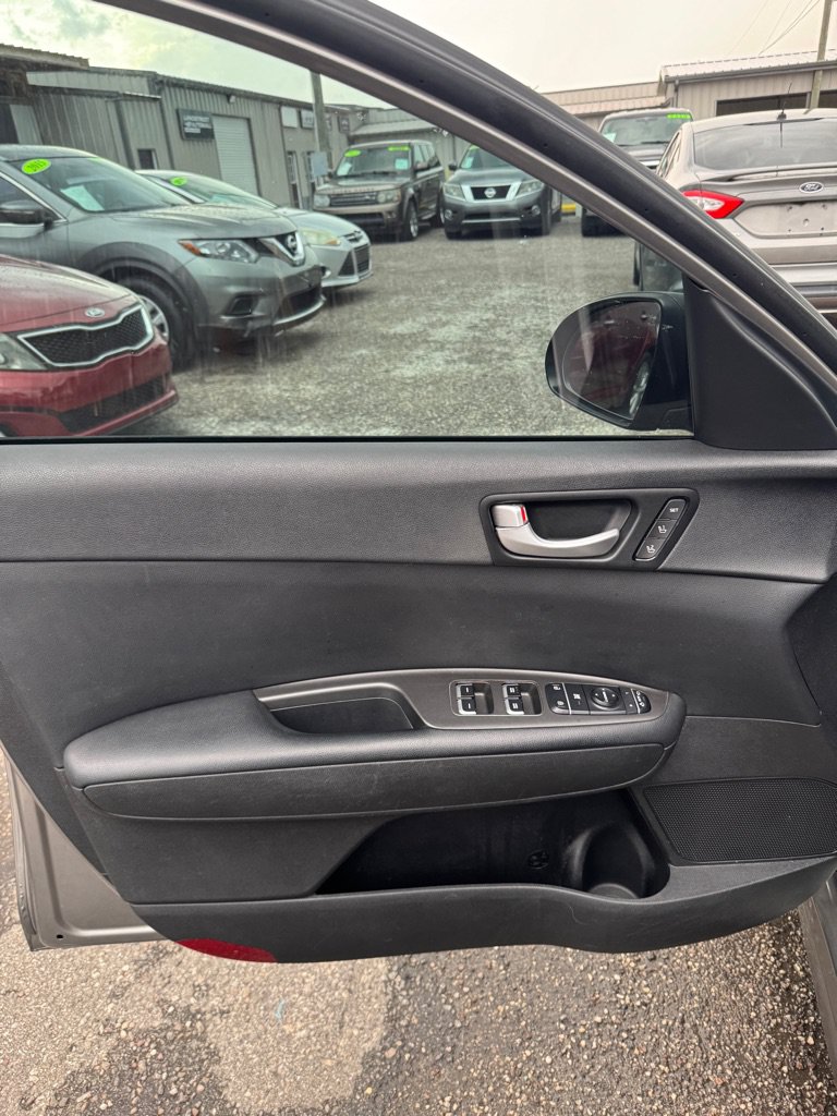 Used 2017 Kia Optima LX w/ Convenience Plus Package FWD image 26
