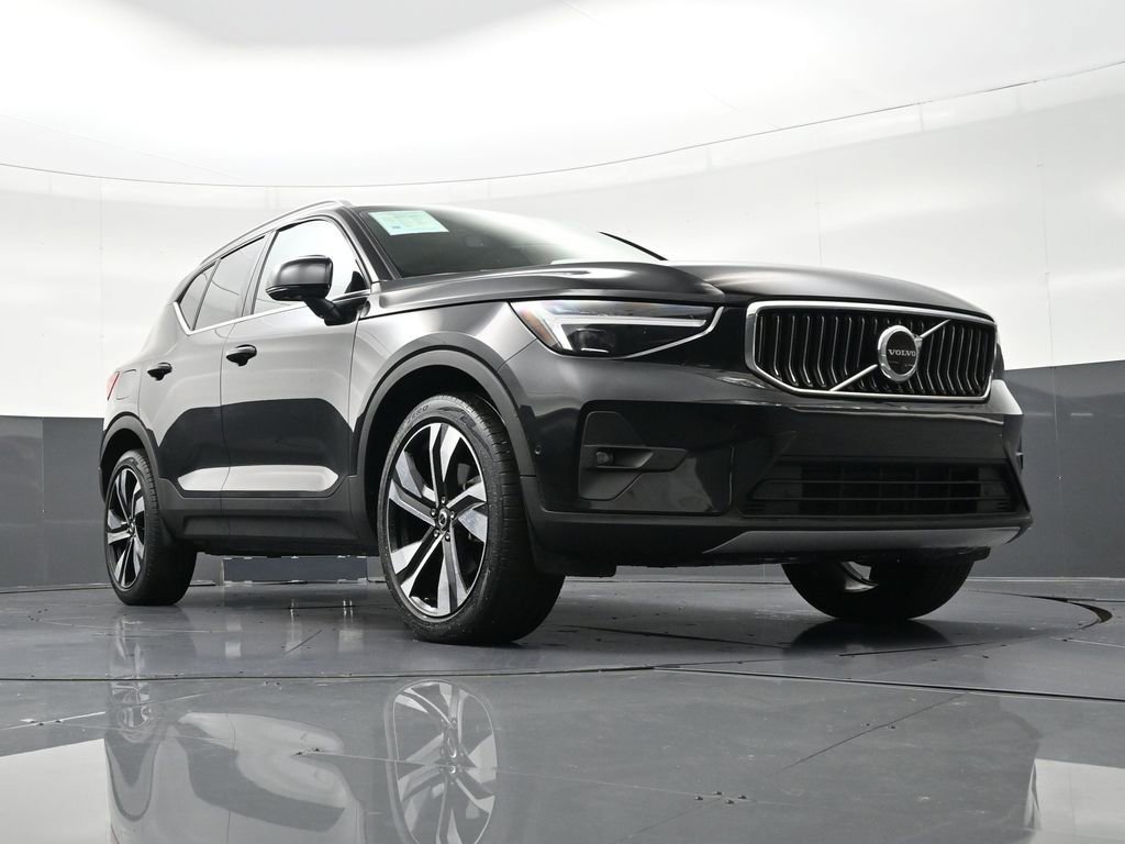 Certified 2023 Volvo XC40 B5 Ultimate w/ Protection Package image 30