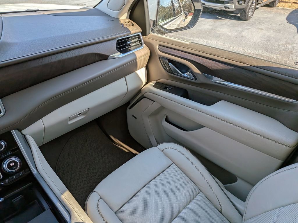 Used 2021 GMC Yukon Denali w/ Denali Premium Package image 15