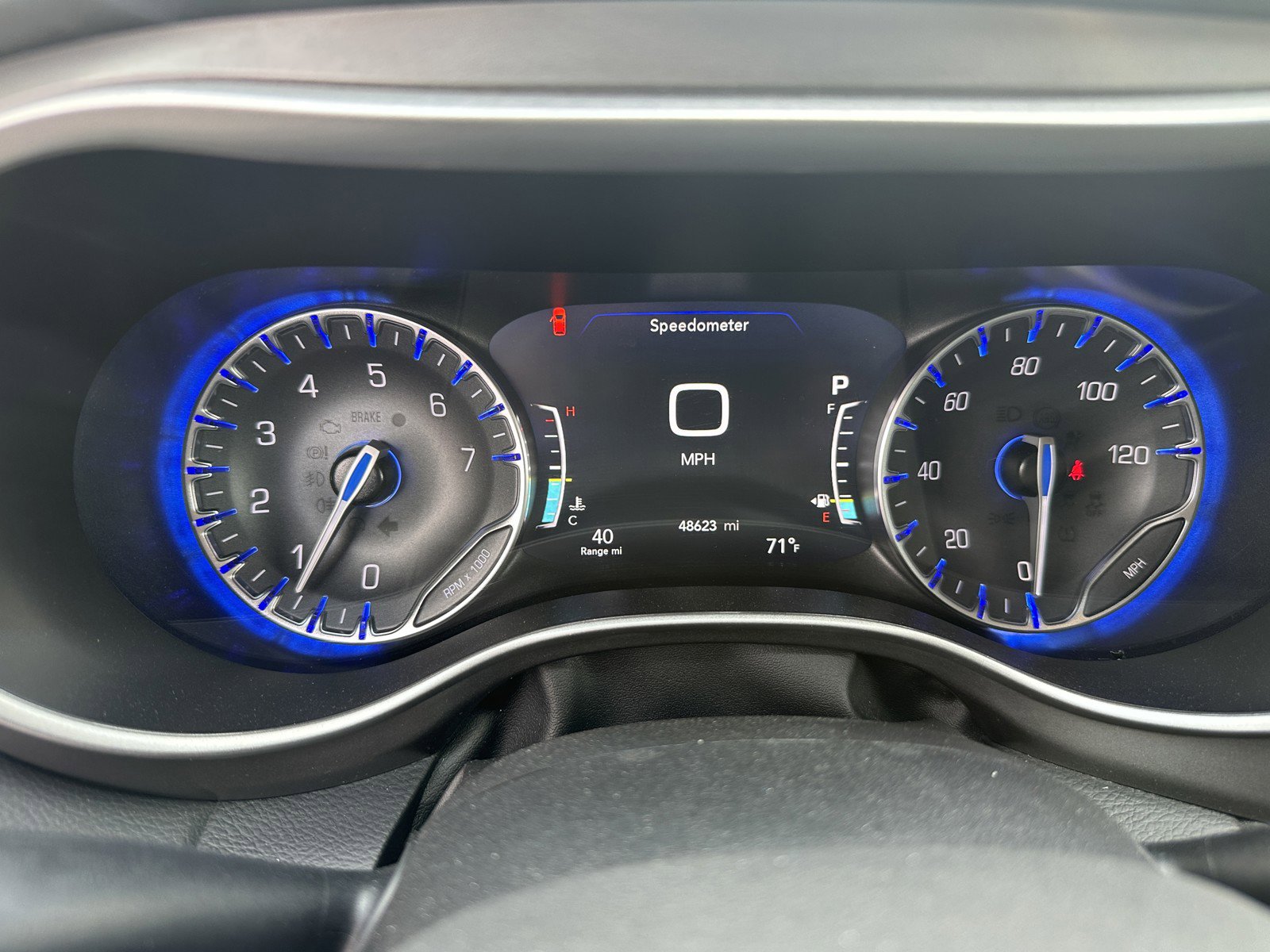 Used 2023 Chrysler Pacifica Touring-L FWD image 12