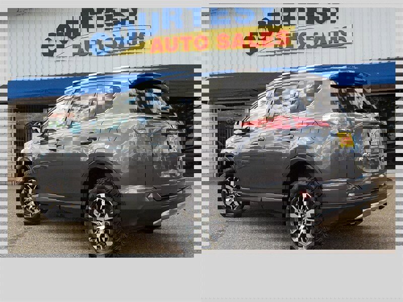 Used 2018 Toyota RAV4 XLE image 8