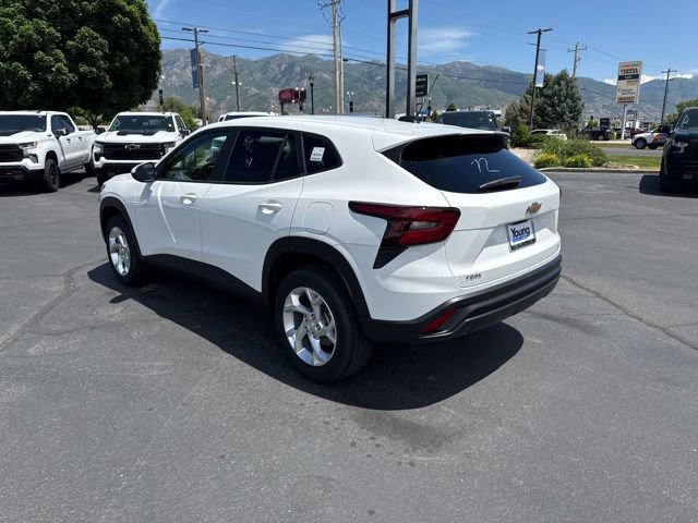 New 2026 Chevrolet Trax LS w/ LS Convenience Package FWD image 5