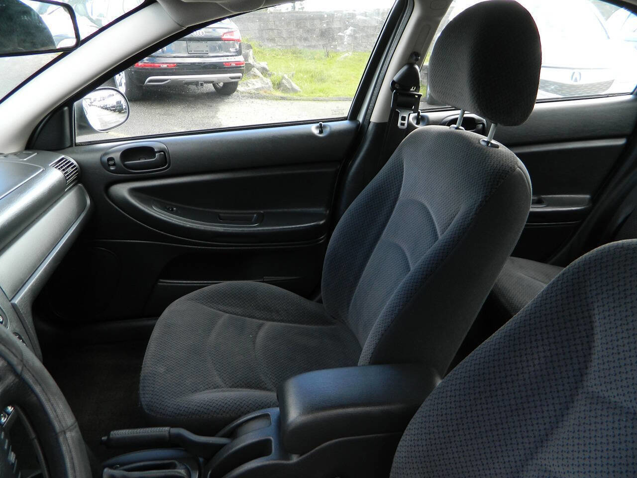 Used 2004 Dodge Stratus SE image 13