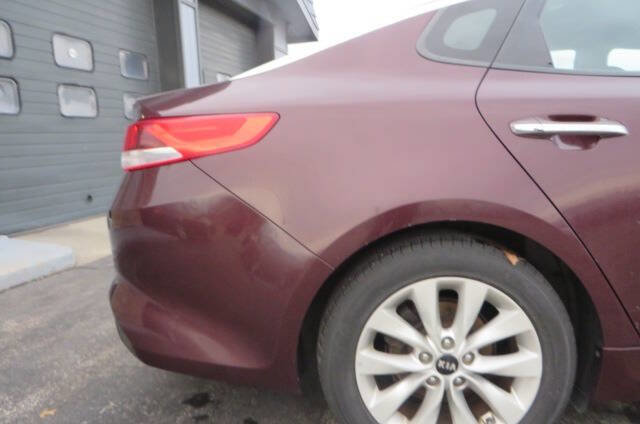 Used 2018 Kia Optima LX w/ 17" Alloy Wheels Package image 22