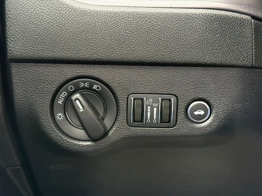 Used 2023 Dodge Charger SXT image 17