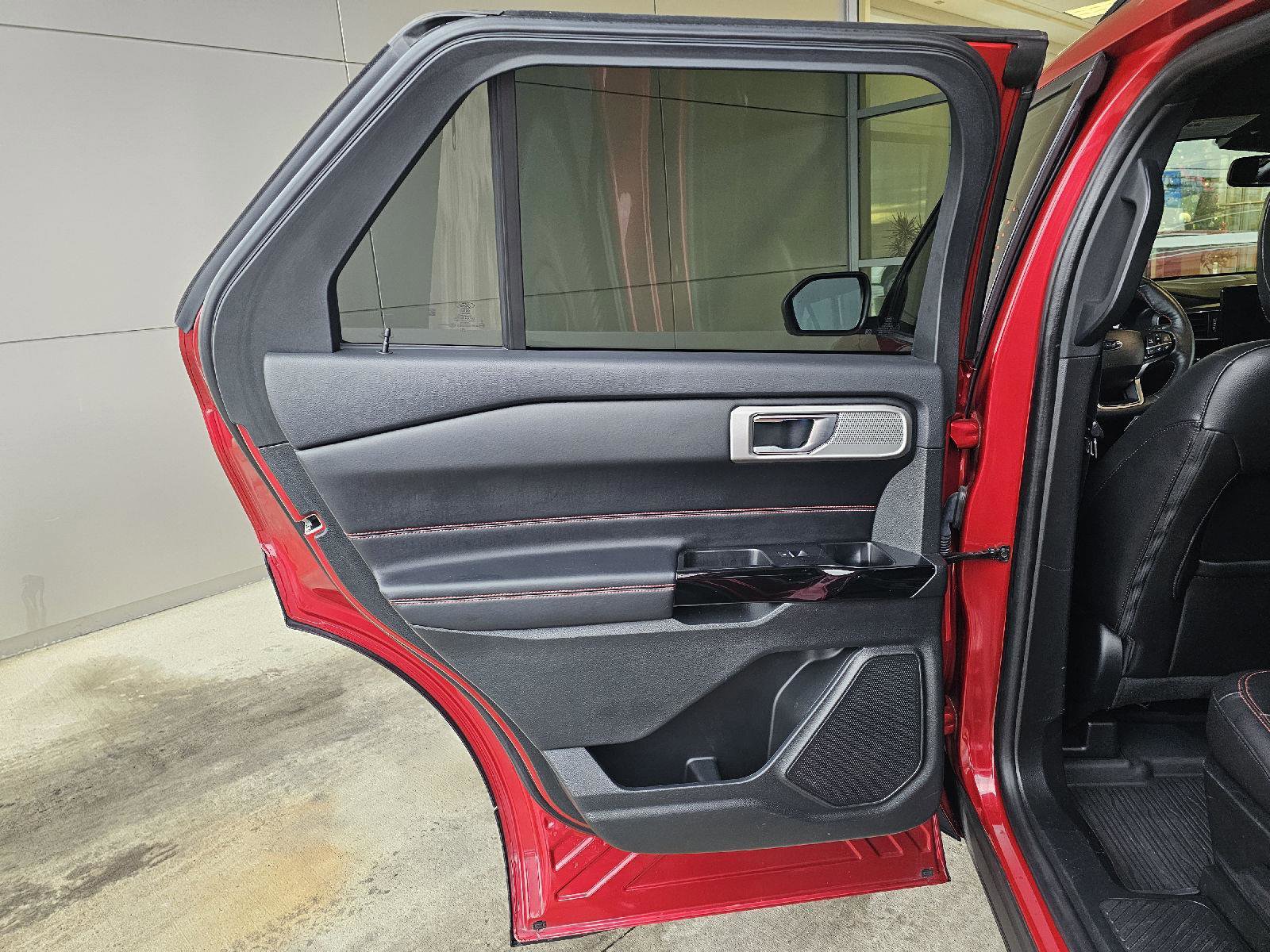 Used 2023 Ford Explorer ST-Line image 16