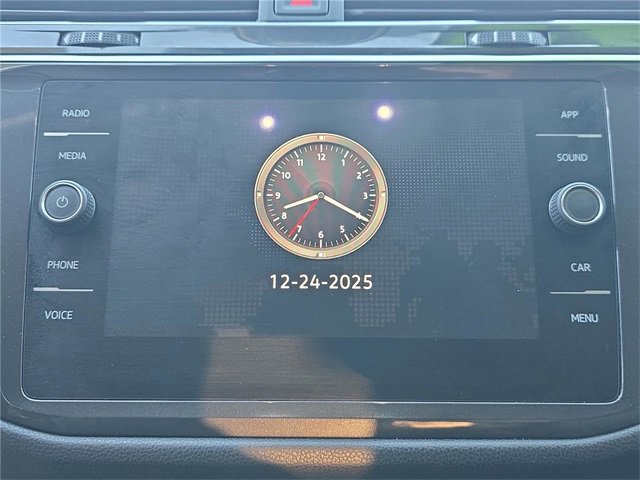 Used 2022 Volkswagen Tiguan SE image 19