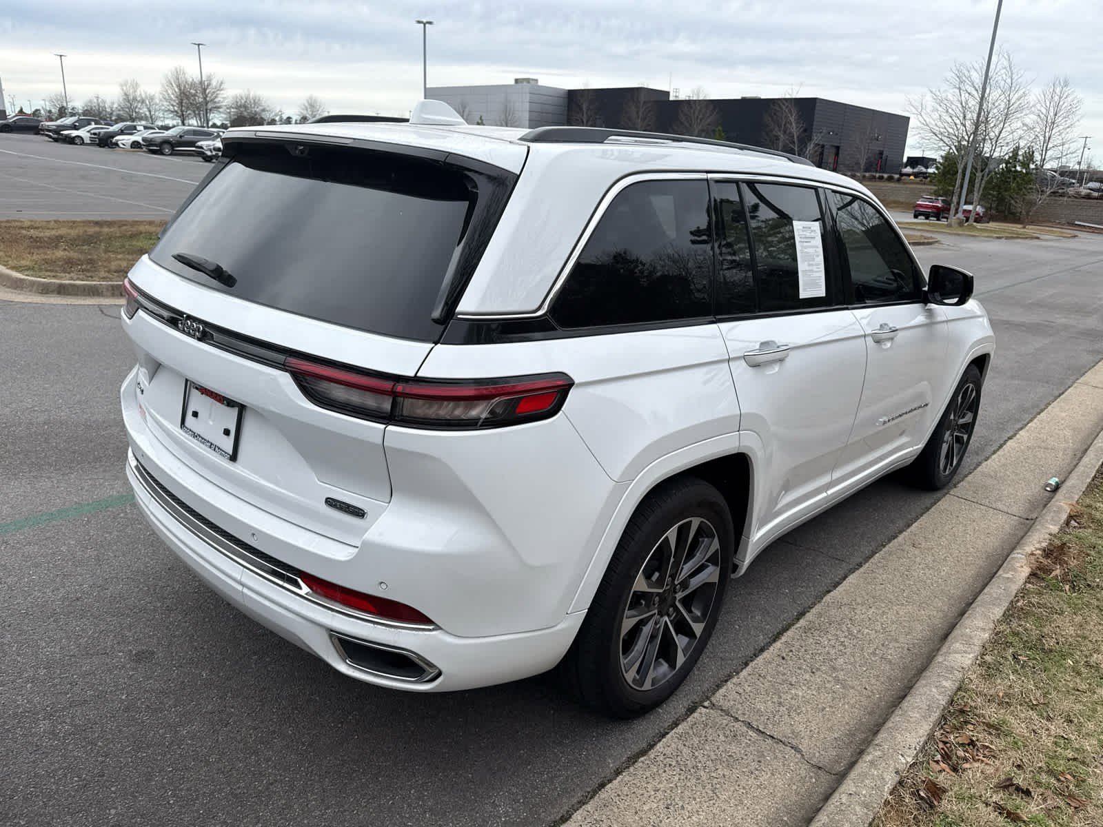 Used 2023 Jeep Grand Cherokee Overland w/ Luxury Tech Group IV image 3