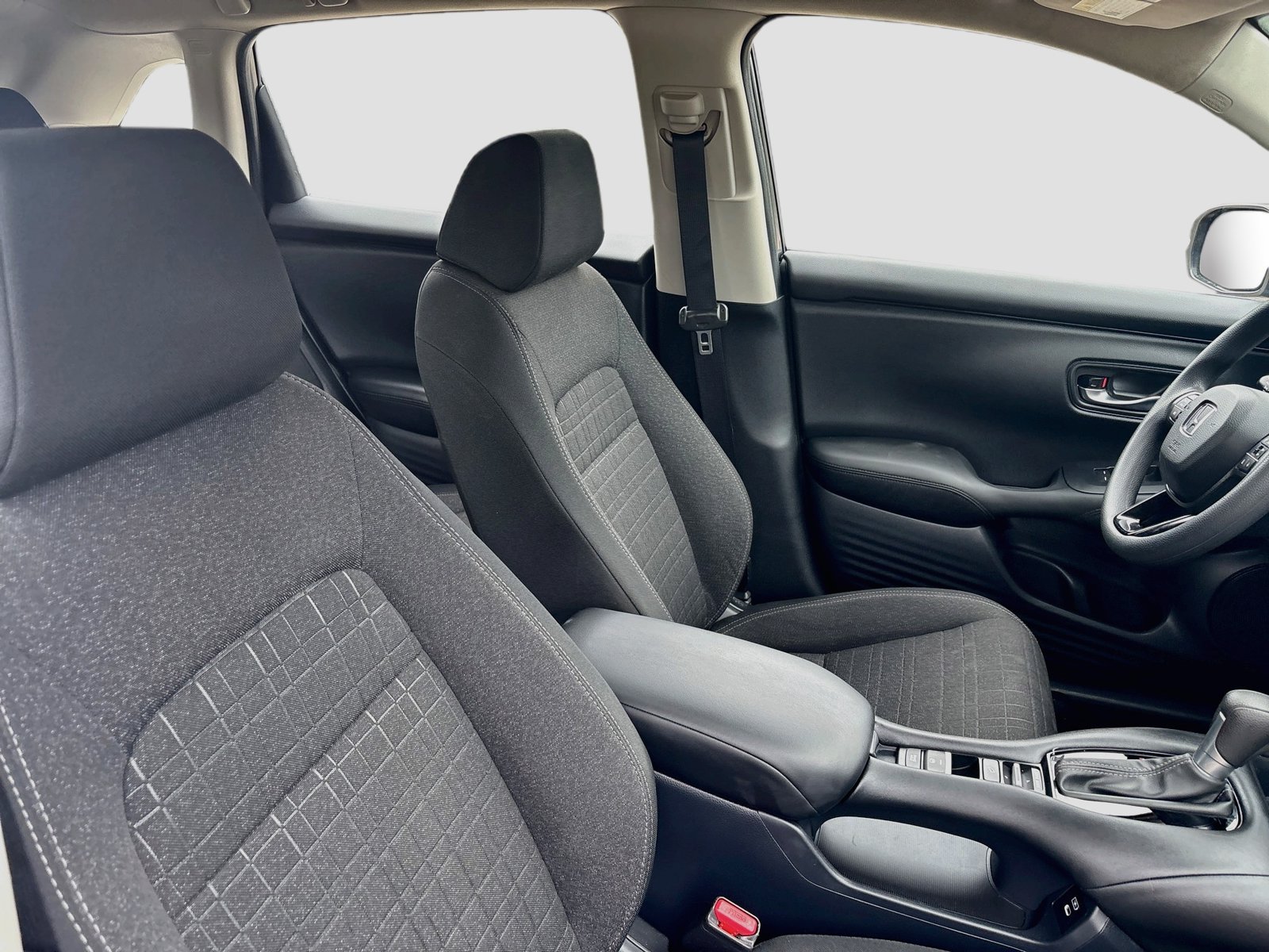 Used 2024 Honda HR-V LX image 25