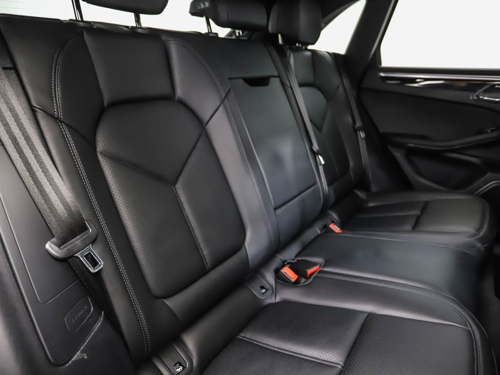 Used 2023 Porsche Macan image 26