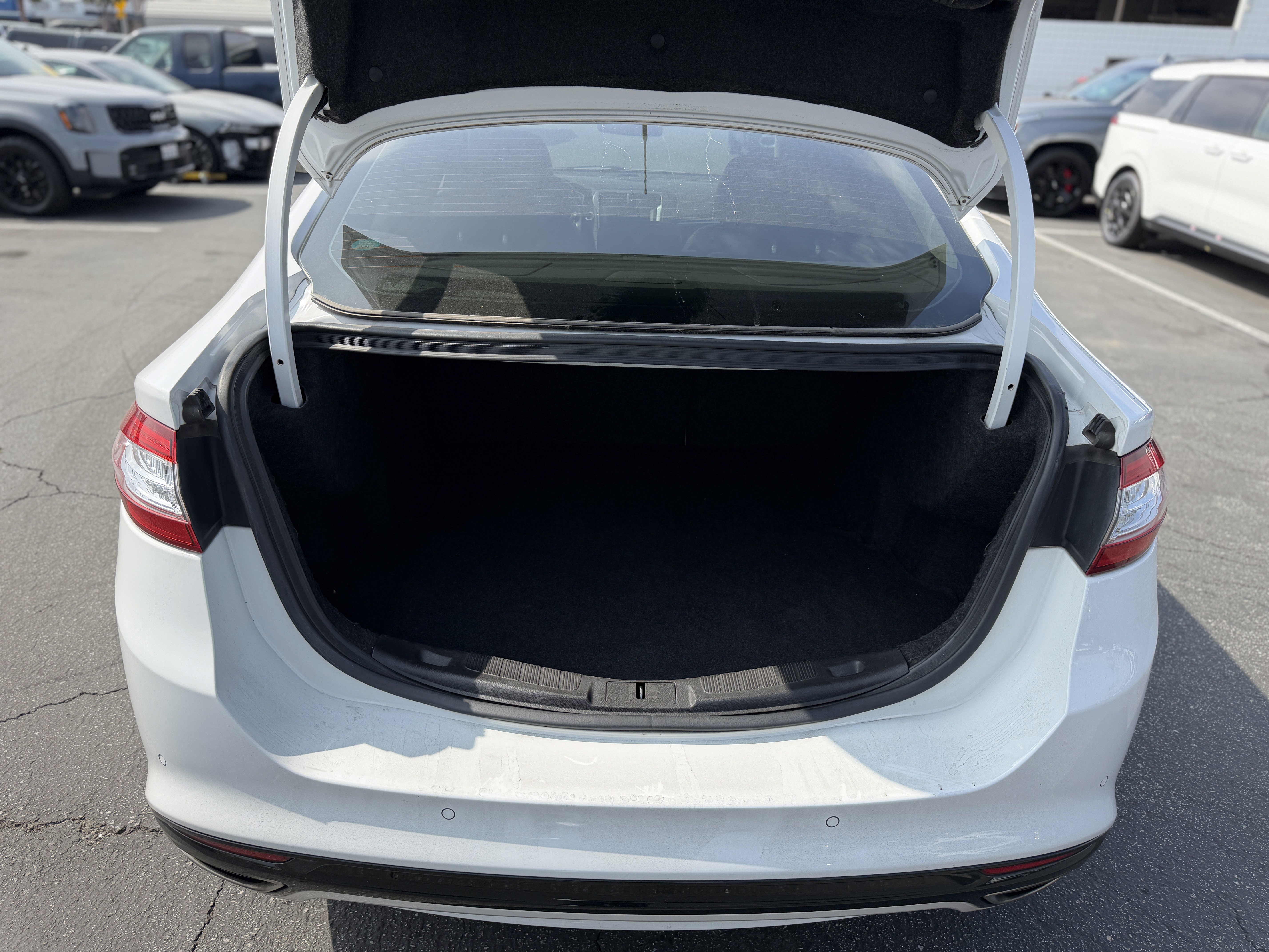 Used 2014 Ford Fusion Titanium FWD image 8