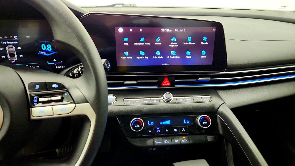Used 2024 Hyundai Elantra SEL FWD image 17
