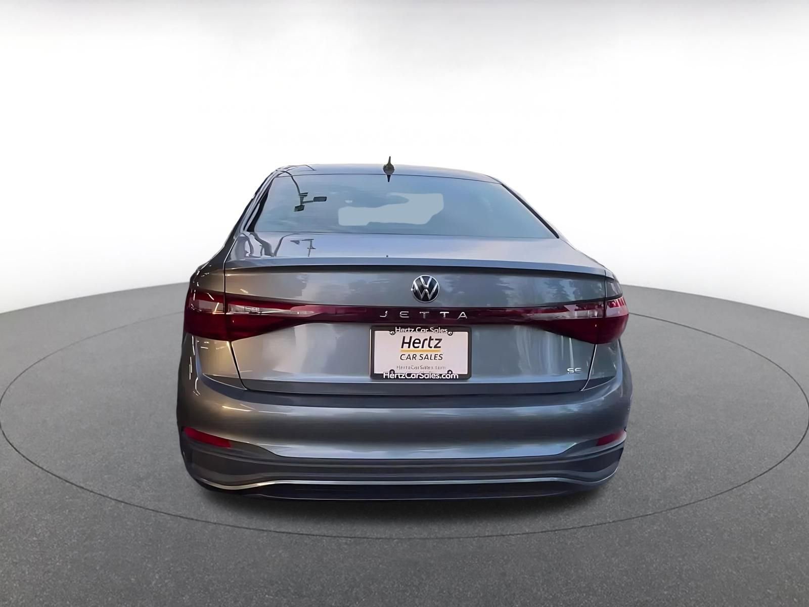 Used 2025 Volkswagen Jetta SE image 12